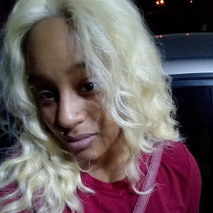 Meet your Posher, Roxanne